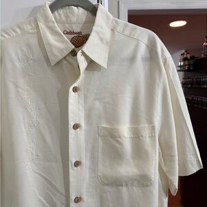Caribbean Cream Cocktail Embroidered Short Sleeve Button Up Shirt Size Medium